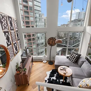 Rare Find Loft With Full Kitchen At Heart Of Downtown Vancouver